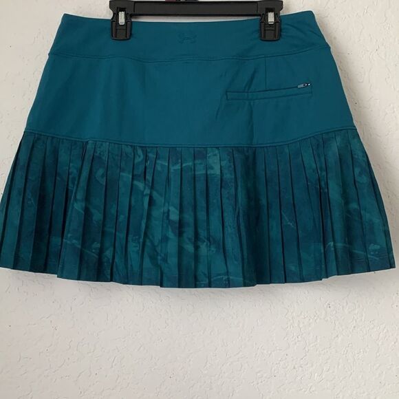 Under Armour Motion Skort/Skirt-Shorts Teal Skirt with Pleated Detail Size M - Picture 2 of 7